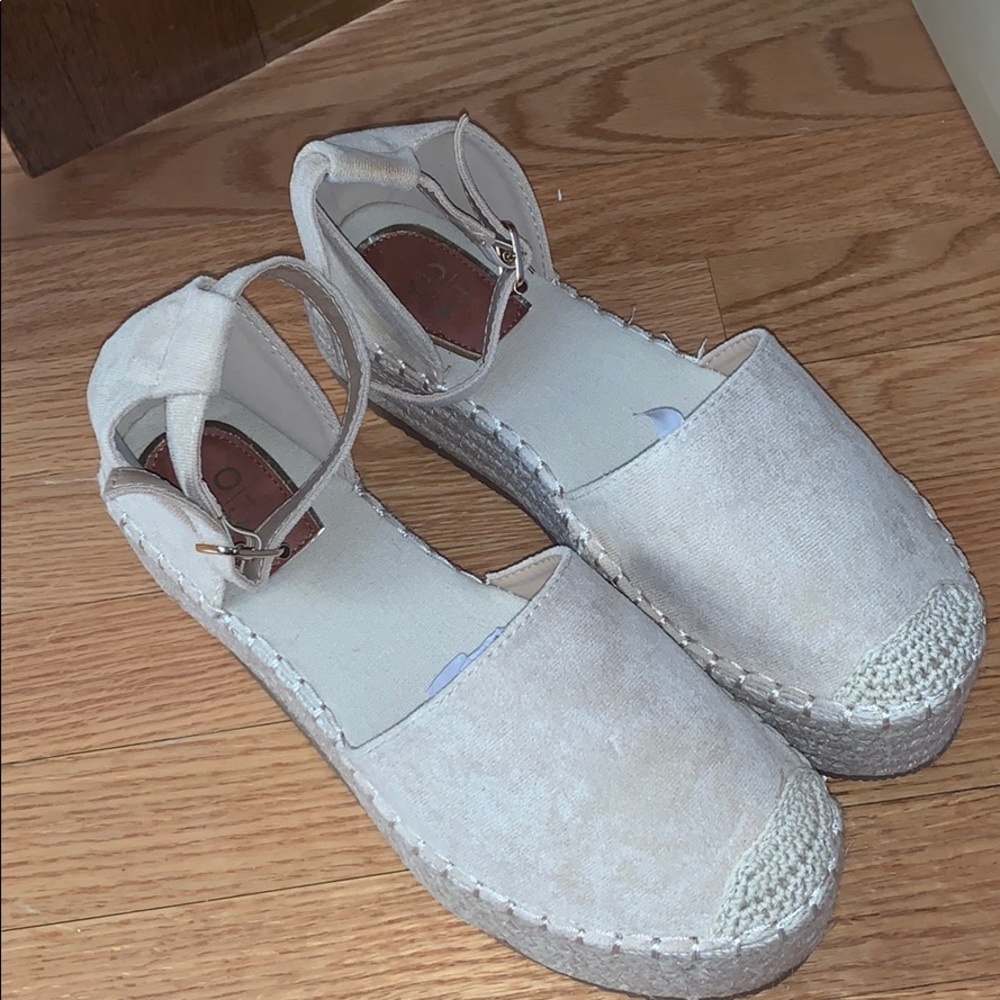 Women’s sandals